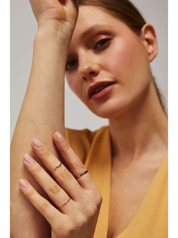 Moodo Sada jemných prsteňov vo zlatej farbe Moodo