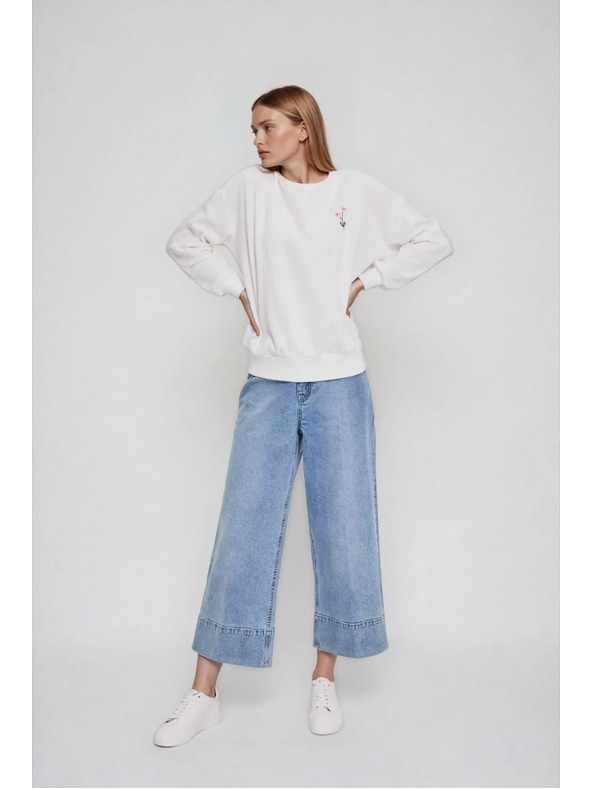 Moodo Blúzka s vyšívaným kvetom biela Moodo