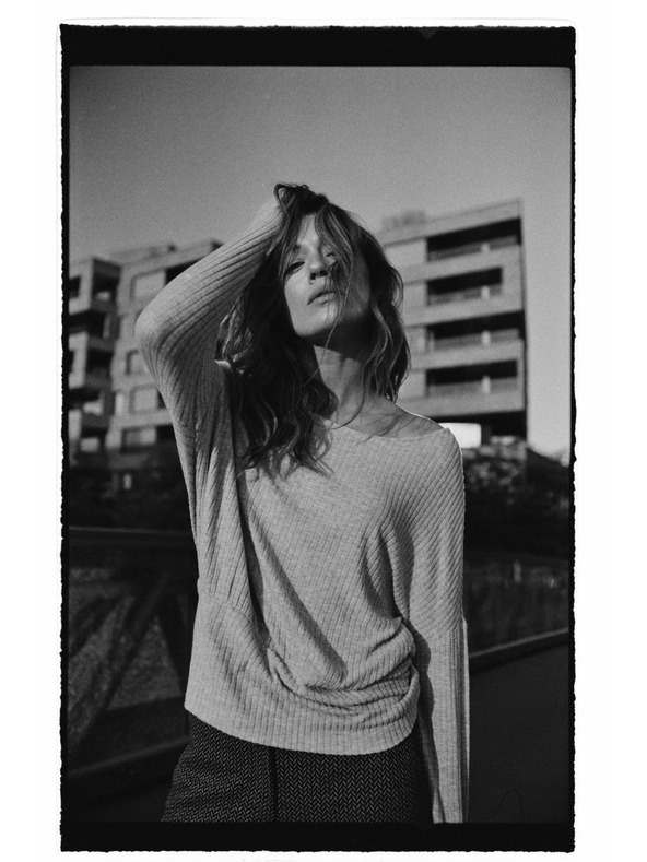 Moodo Rebrovaná blúzka s dlhými rukávmi šedá Moodo