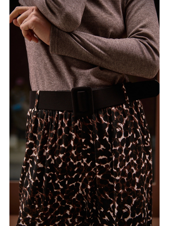 Moodo Hnedé tričko so stojačikom Moodo