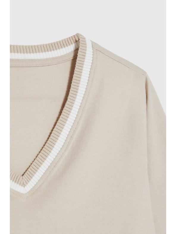 Moodo Bavlnená blúzka so výstrihom do V béžová Moodo