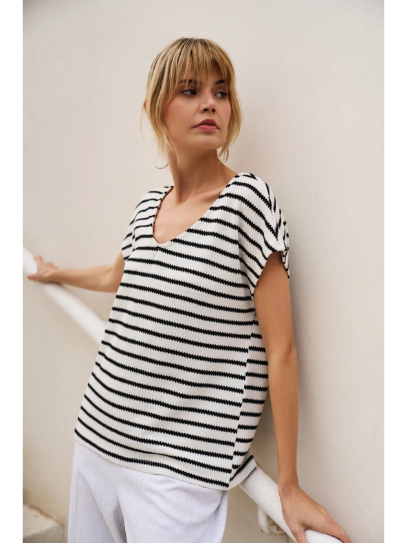 Moodo Biela pruhovaná blúzka Moodo