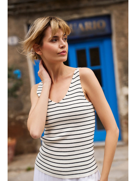 Moodo Bavlnený top v pruhoch béžový Moodo