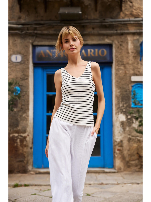 Moodo Bavlnený top v pruhoch béžový Moodo