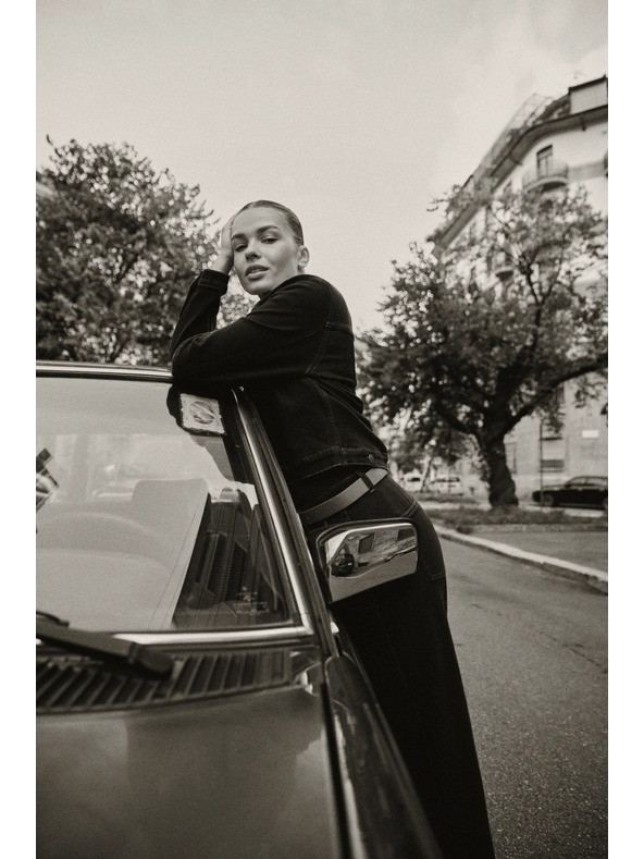 Moodo Tmavé modré džínsy s opaskom Moodo