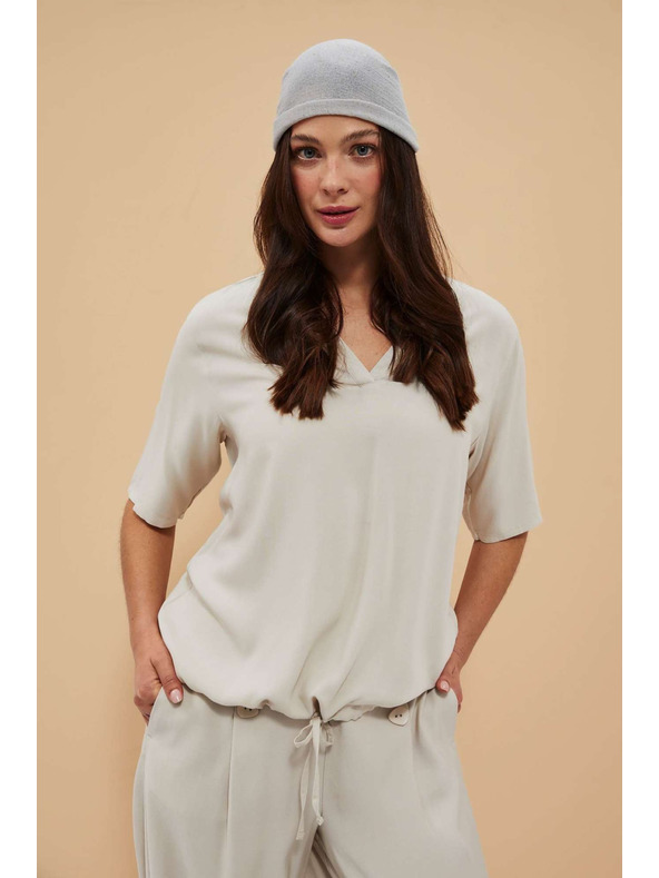 Moodo Pieskovohnedá košeľa Moodo so zaväzovaním v páse a výstrihom do V