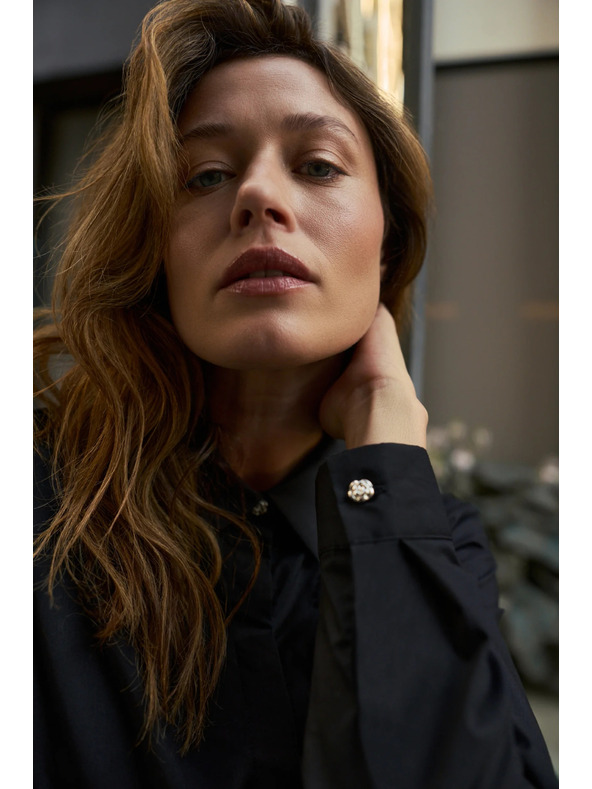 Moodo Čierna košeľa s golierom Moodo