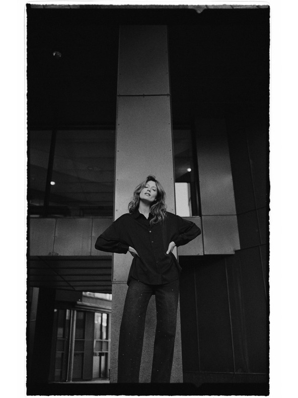 Moodo Hladká košeľa čierna Moodo