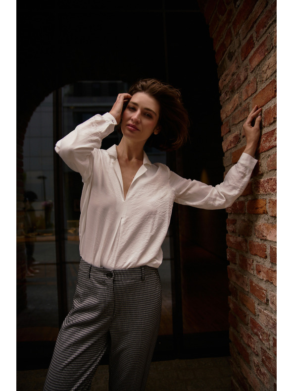 Moodo Hladká košeľa z viskózy biela Moodo