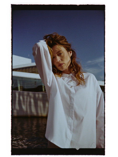 Moodo Biela košeľa so zdobnými gombíkmi Moodo