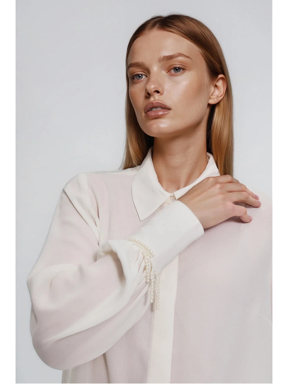 Moodo Biela košeľa s korálkami na rukáve Moodo