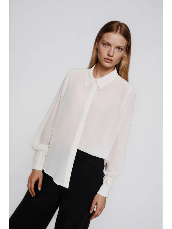 Moodo Biela košeľa s korálkami na rukáve Moodo