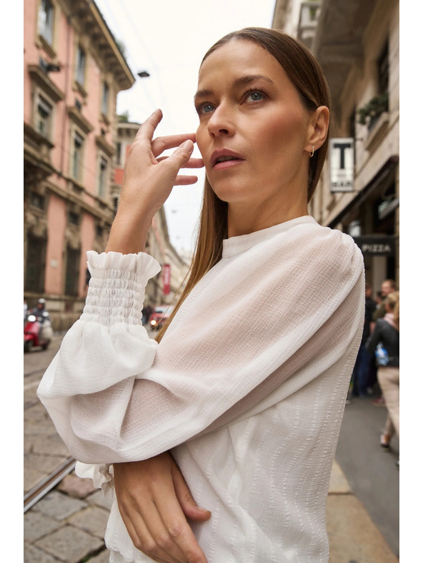 Moodo Biela košeľa so zberanými rukávmi Moodo