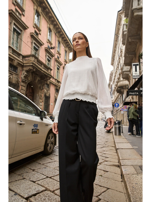 Moodo Biela košeľa so zberanými rukávmi Moodo