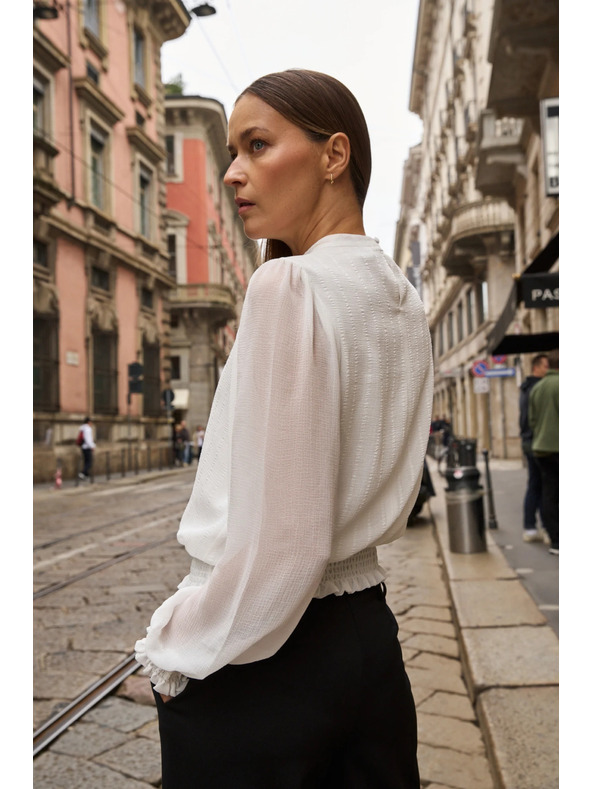 Moodo Biela košeľa so zberanými rukávmi Moodo