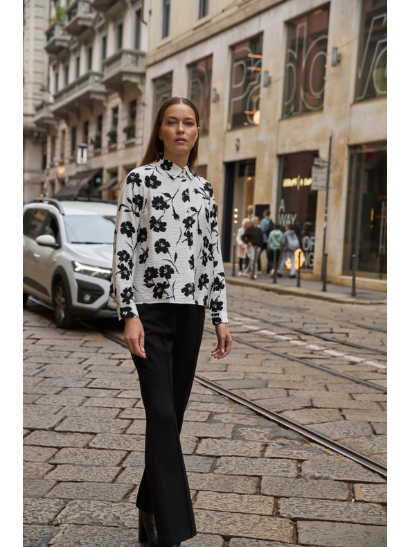 Moodo Viskózová košeľa s kvetinovým vzorom biela Moodo