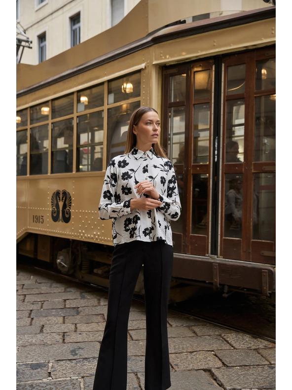 Moodo Viskózová košeľa s kvetinovým vzorom biela Moodo