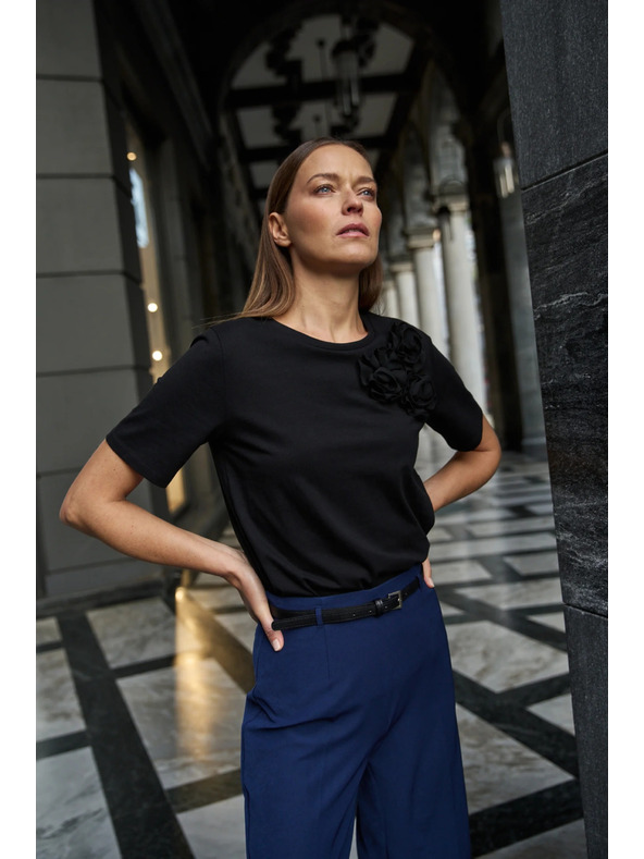 Moodo Bavlnené tričko s aplikáciou čierne Moodo