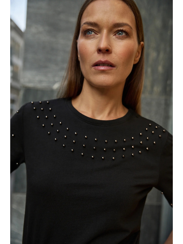 Moodo Čierne tričko s korálkami Moodo