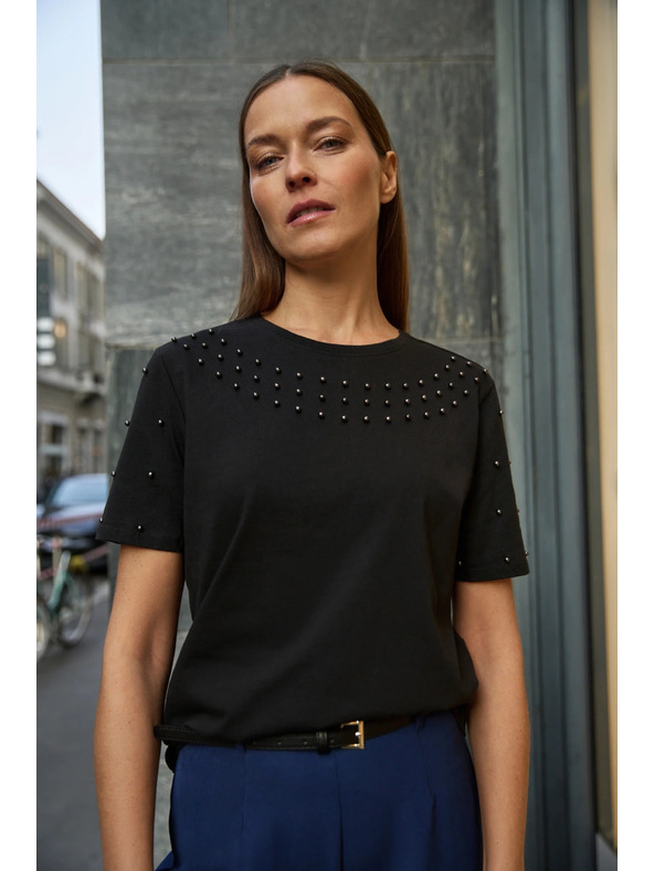 Moodo Čierne tričko s korálkami Moodo