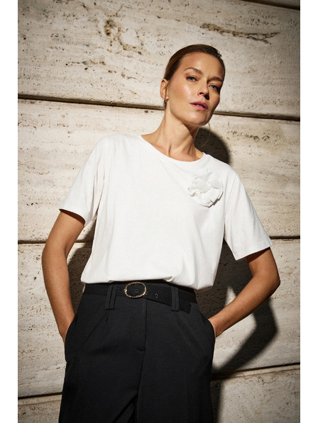 Moodo Biele tričko s kvetinovým motívom Moodo