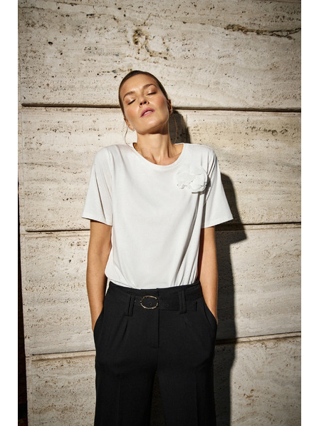 Moodo Biele tričko s kvetinovým motívom Moodo