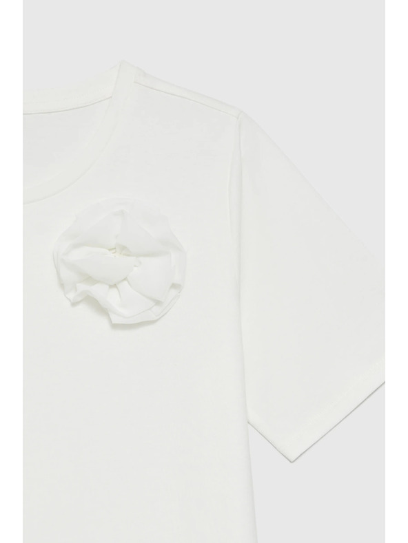 Moodo Biele tričko s kvetinovým motívom Moodo