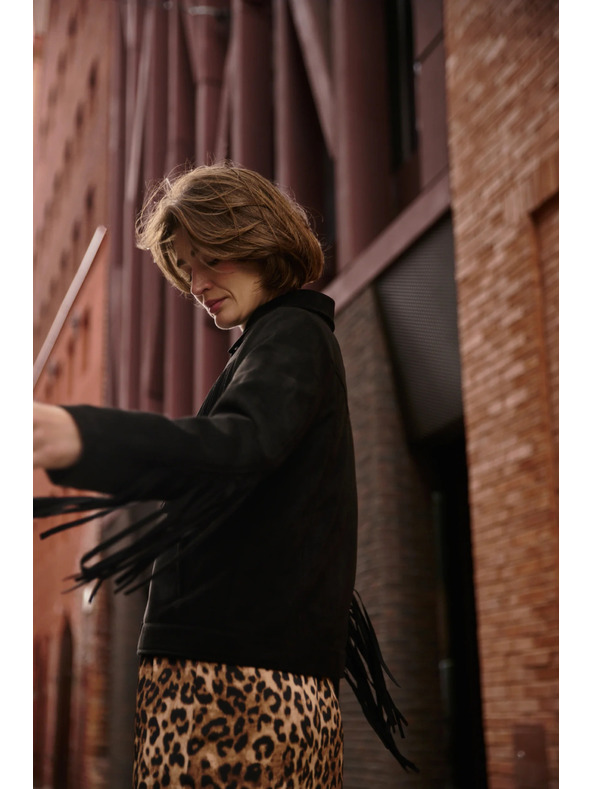 Moodo Čierna bunda so strapcami Moodo