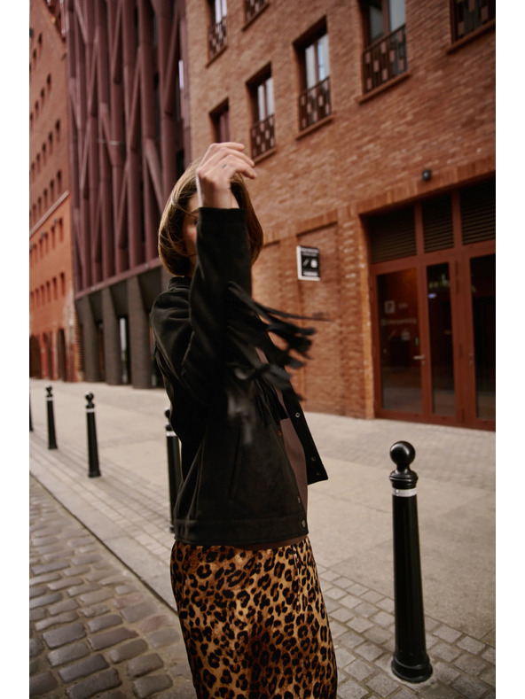 Moodo Čierna bunda so strapcami Moodo