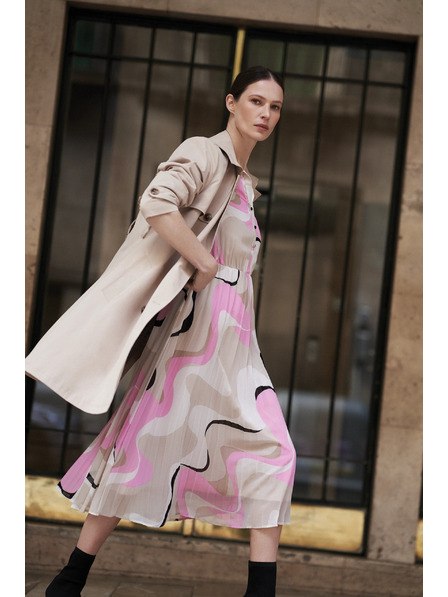 Moodo Béžové šaty s geometrickým vzorom a plisovaným spodkom Moodo