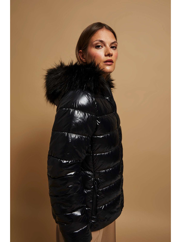 Moodo Prešívaná bunda s kožušinovou kapucňou Moodo