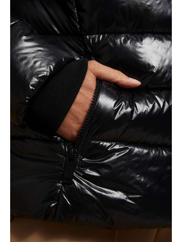 Moodo Prešívaná bunda s kožušinovou kapucňou Moodo