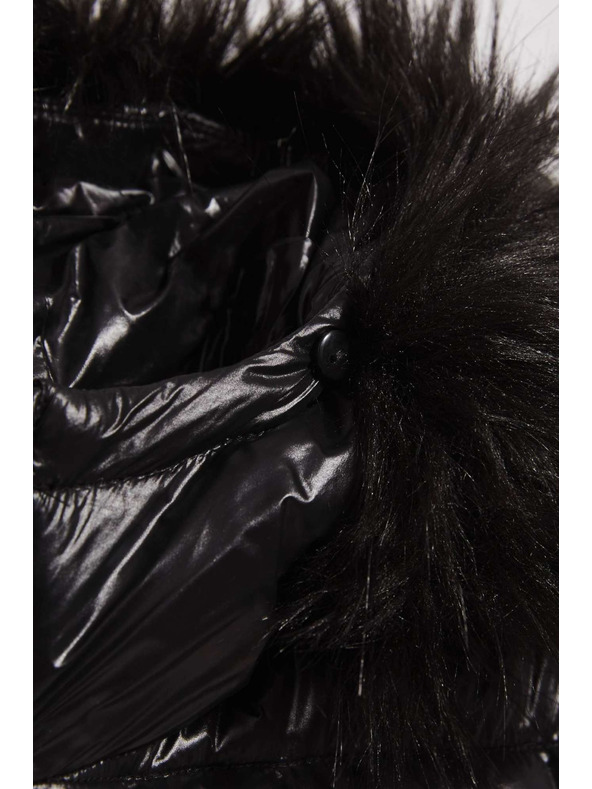 Moodo Prešívaná bunda s kožušinovou kapucňou Moodo