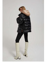 Moodo Krátka prešívaná čierna bunda s kapucňou Moodo