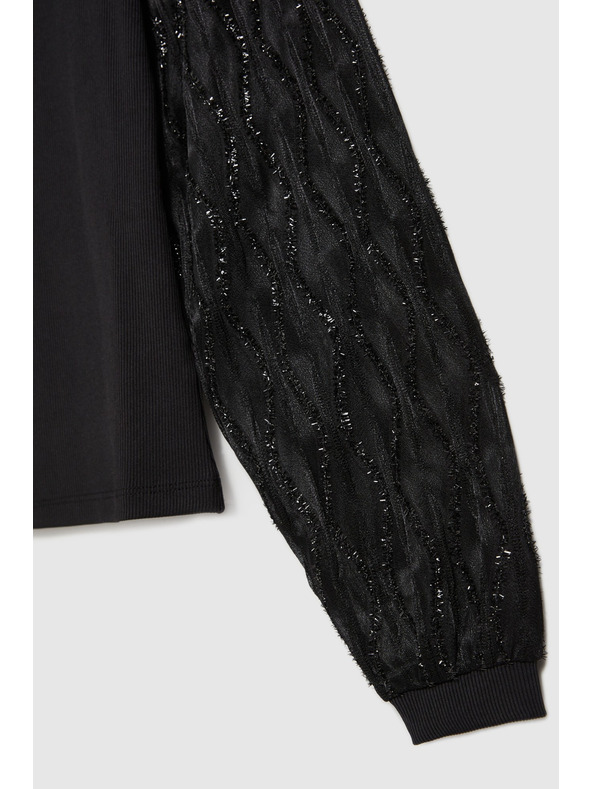 Moodo Čierna blúzka s ozdobnými rukávmi Moodo
