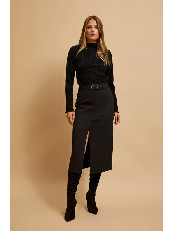 Moodo Čierna blúzka s polo výstrihom zdobená metalickou niťou Moodo