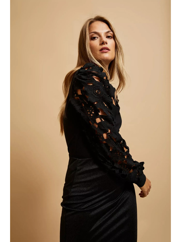 Moodo Čierne tričko s čipkovanými rukávmi Moodo