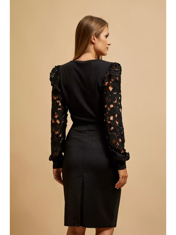 Moodo Čierne tričko s čipkovanými rukávmi Moodo