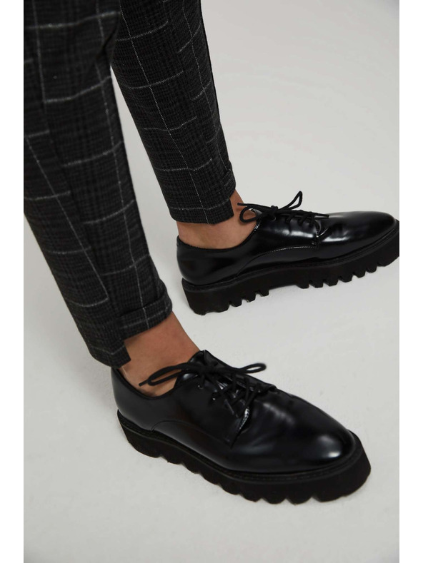 Moodo Čierne kockované nohavice Moodo