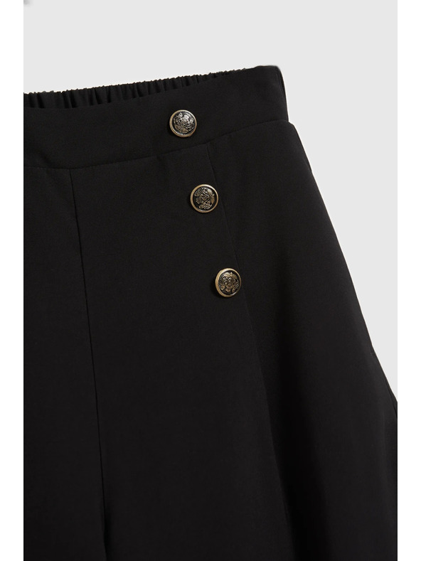 Moodo Čierne nohavicové sukne so zdobenými gombíkmi Moodo
