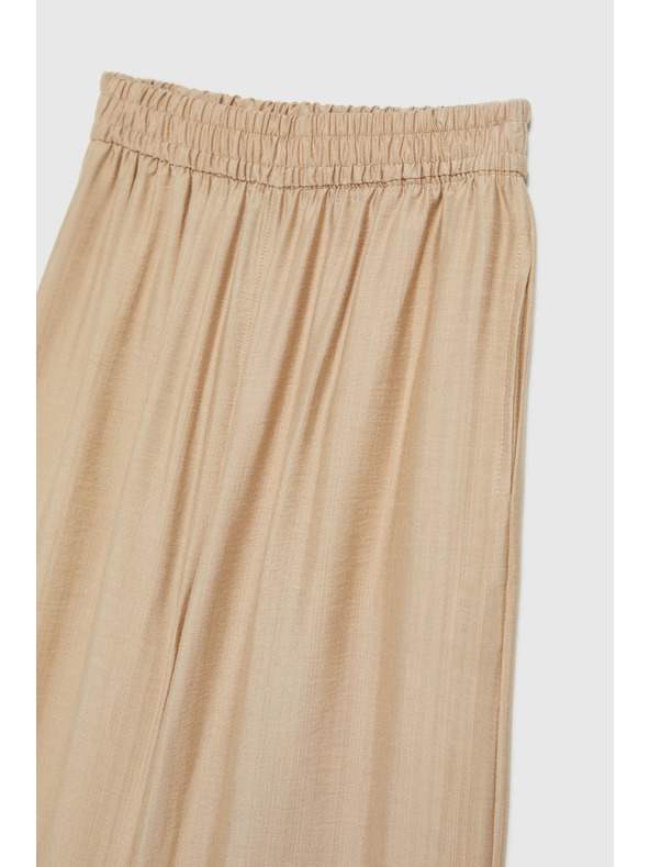Moodo Béžové nohavice so širokým strihom a gumou v páse Moodo