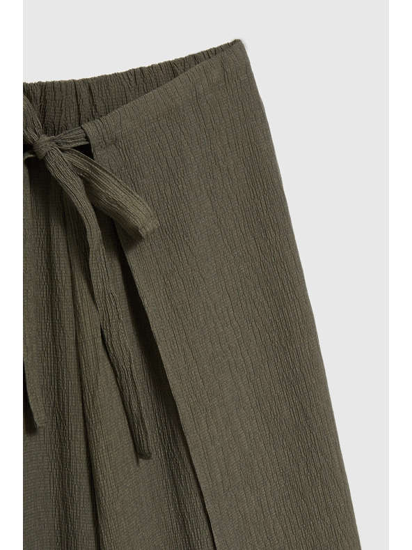 Moodo Olivové nohavice so širokým strihom a gumou v páse Moodo