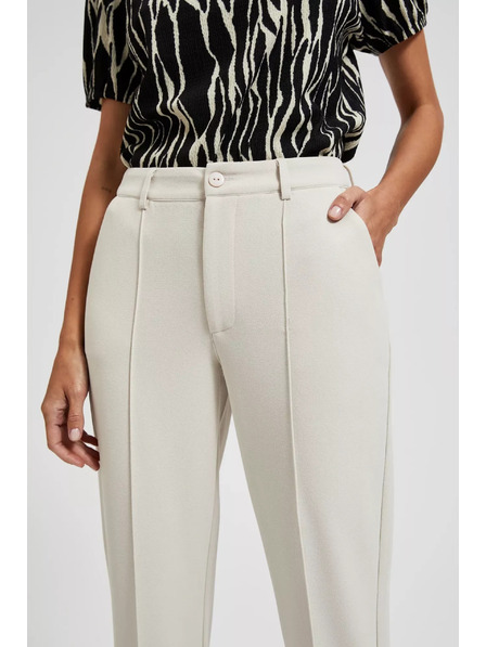 Moodo Elegantné béžové nohavice so zúženým strihom a vreckami Moodo
