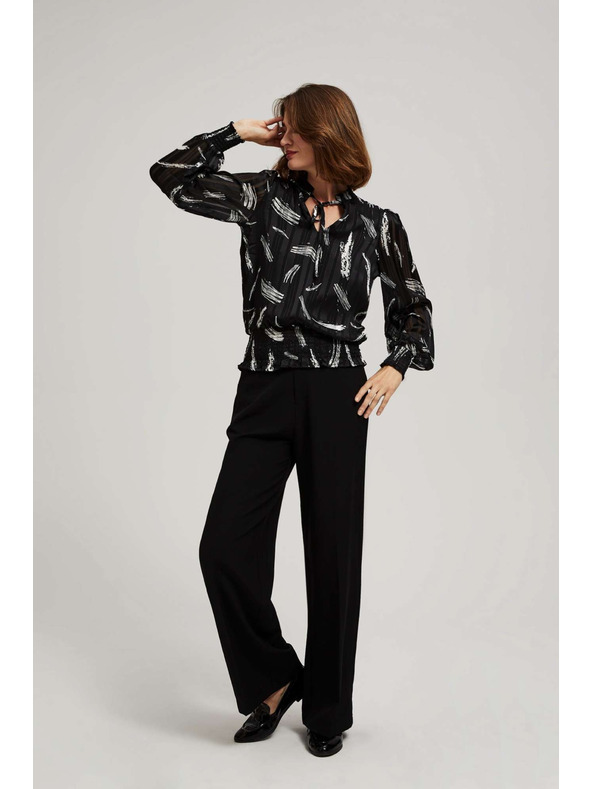 Moodo Čierna košeľa Moodo so zaväzovaným výstrihom