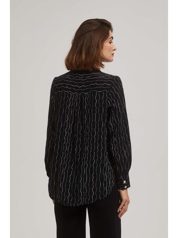 Moodo Čierna blúzka s ozdobnými gombíkmi a jemným vzorom Moodo