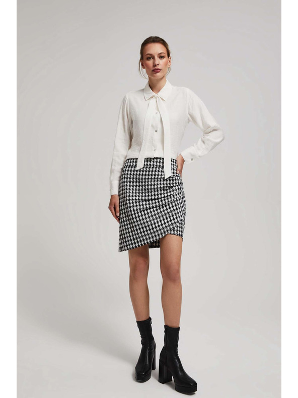 Moodo Perleťová košeľa Moodo s viazaným výstrihom a ozdobnými gombíkmi