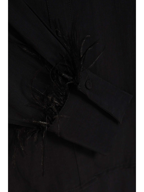 Moodo Blúzka s ozdobnými perami na rukávoch Moodo