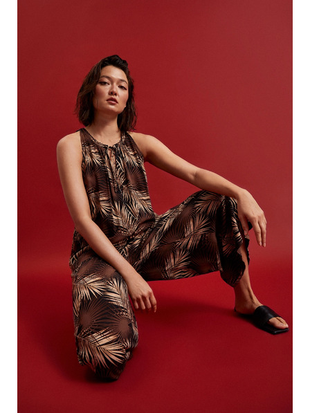 Moodo Čierna košeľa s tropickým vzorom a viazaným výstrihom Moodo