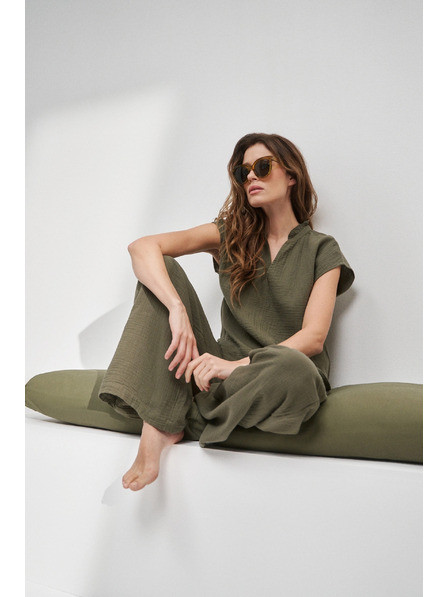 Moodo Bavlnené tričko so V-výstrihom, olivové Moodo