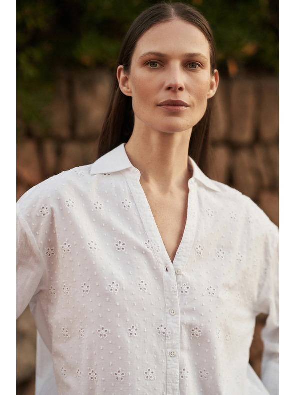 Moodo Biela oversize košeľa so V-výstrihom Moodo